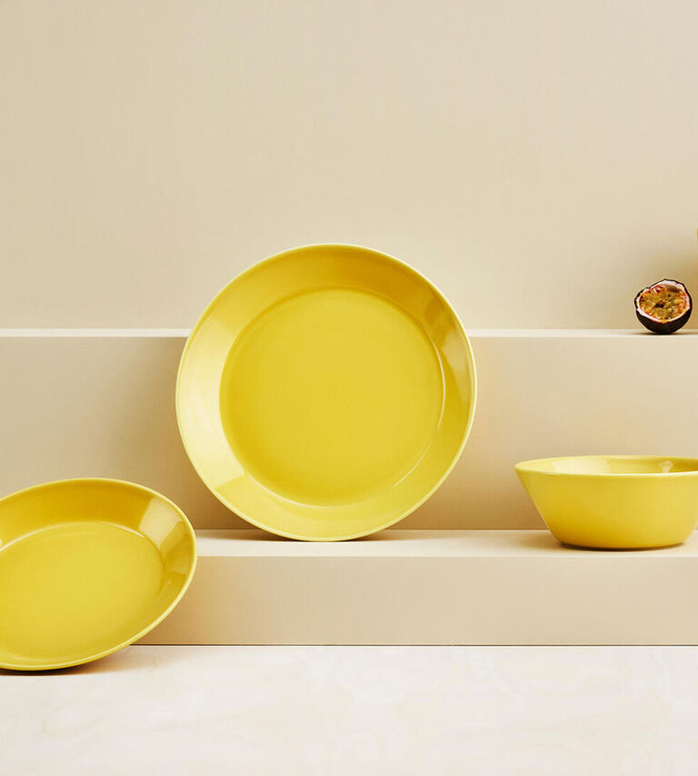 Shop plates for summer gatherings at Illums Bolighus