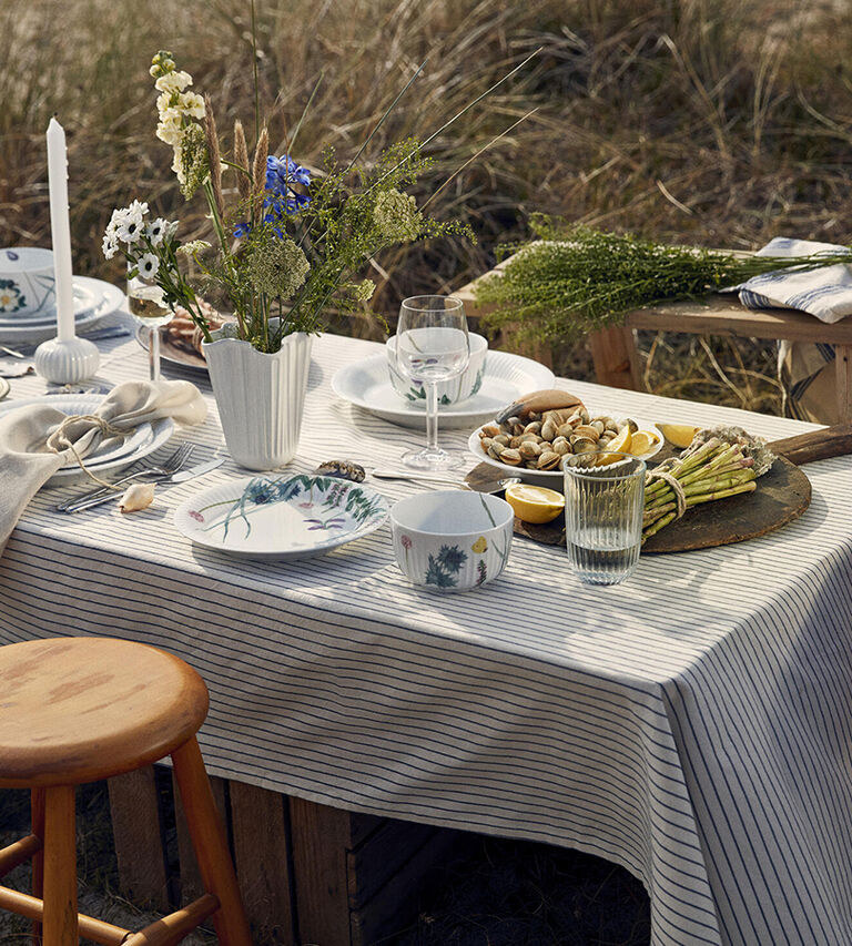 Shop tablecloth for summer gatherings at Illums Bolighus