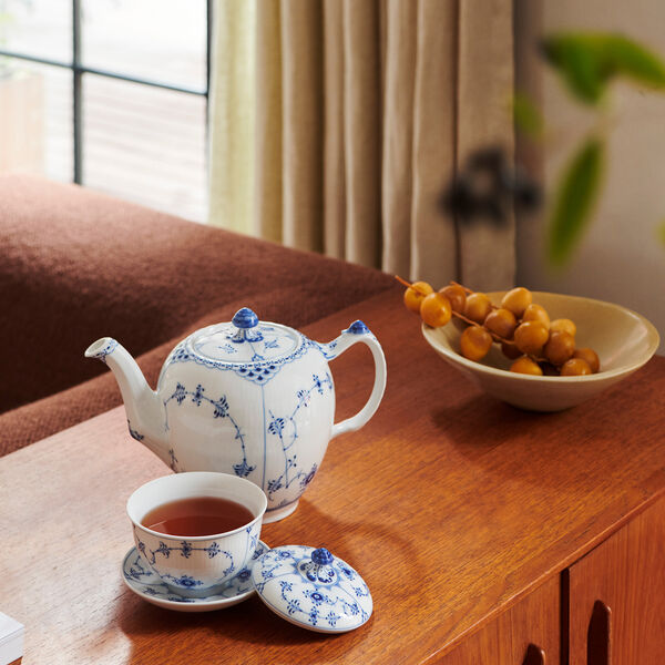 Blue Fluted Half Lace Teapot 100 cl Blue Fluted Half Lace Teapot 100 cl, Royal Copenhagen