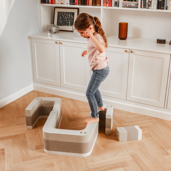 Anteater, sand grey, bObles