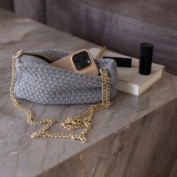 Knitted Clutch Chain Petra, med grey melange, By LOHN