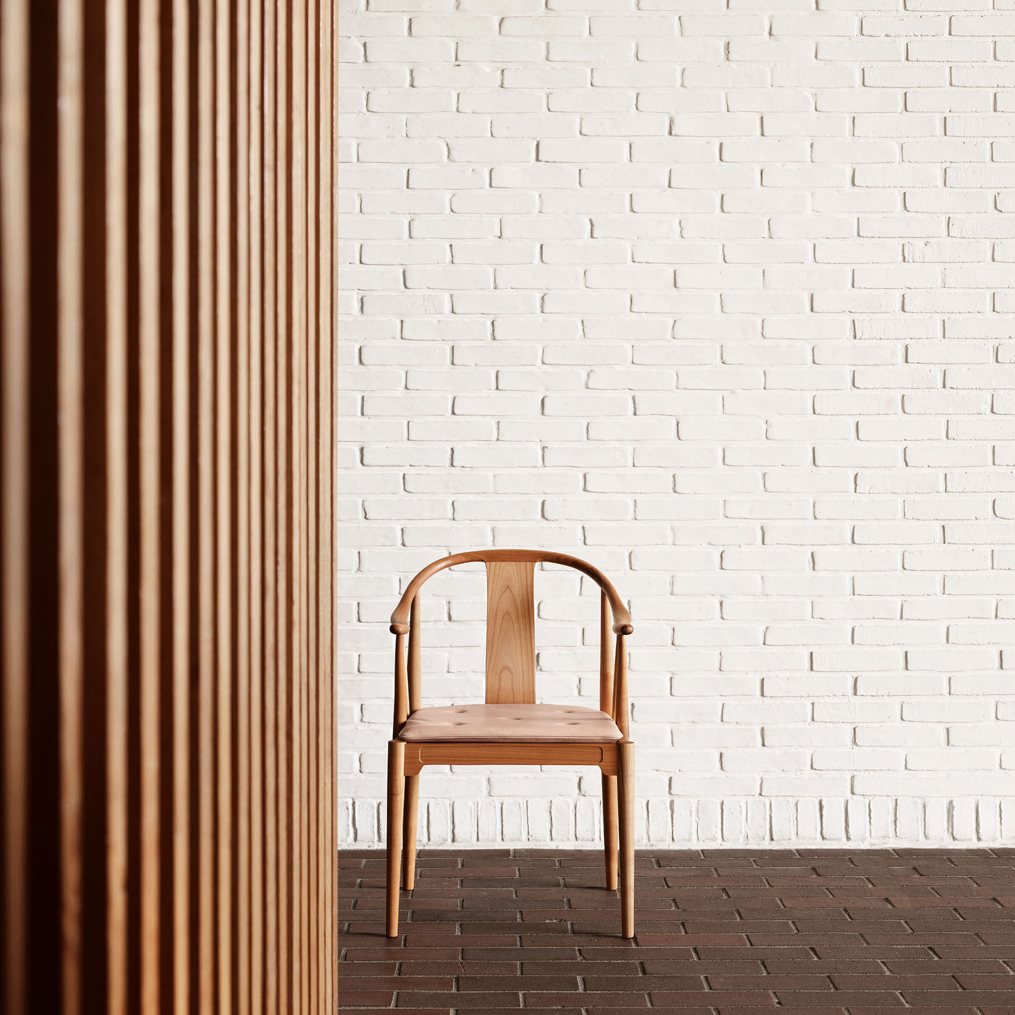 China Chair™ 80th Anniversary Edition, oiled cherry/natural