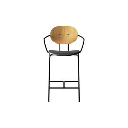 PIET HEIN Counter Chair with Arms, oiled oak/Solid Black 509, Sibast Furniture