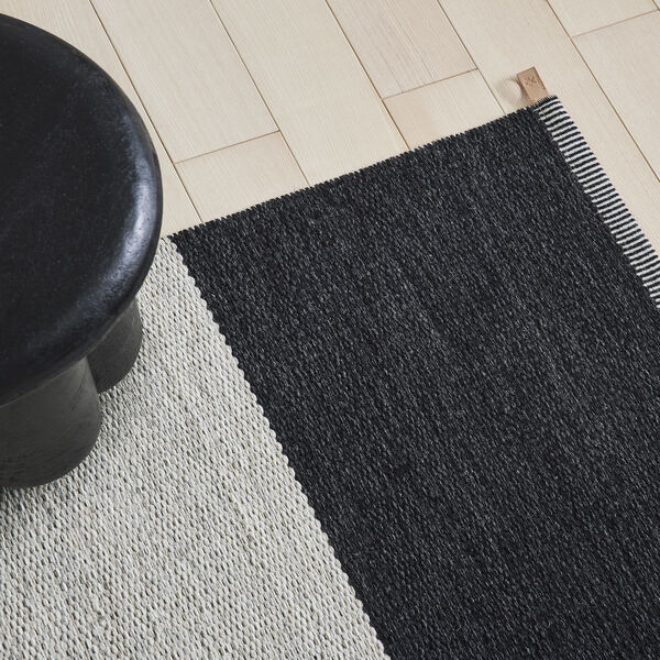 Wide Stripe Icon Rug, midnight black 554 Wide Stripe Icon Rug, midnight black 554, Kasthall
