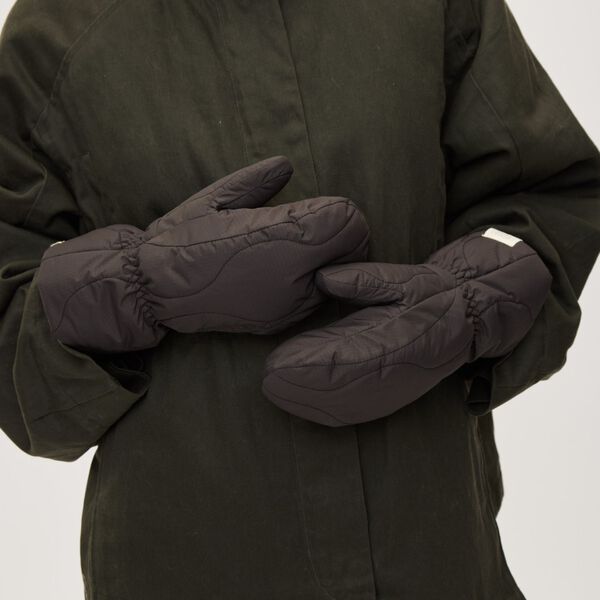Quilted Mittens Field Country, almost black, Rethinkit