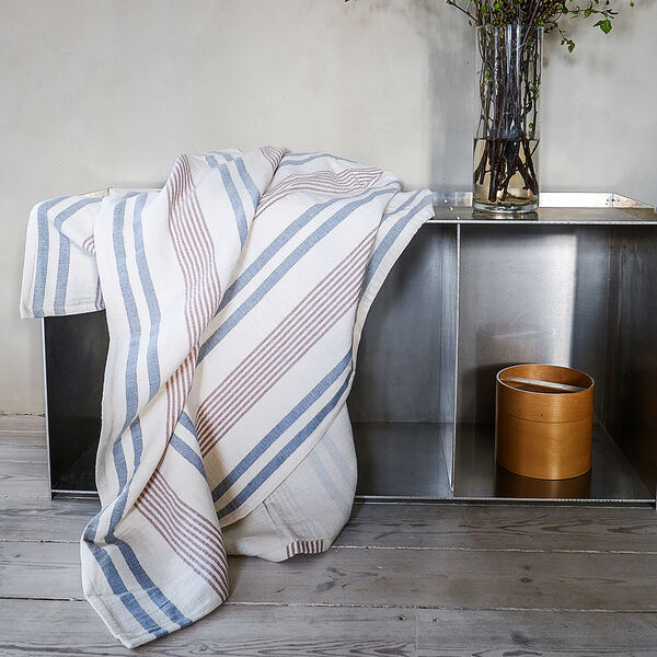 Iris Throw, blue/rusty red, ELVANG