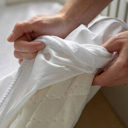 Junior bedwetting sheet, white, Sebra