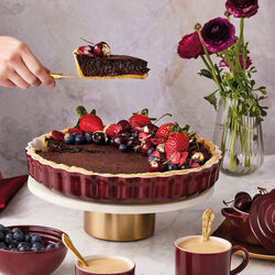 Heritage Fluted Flan Dish, garnet, Le Creuset