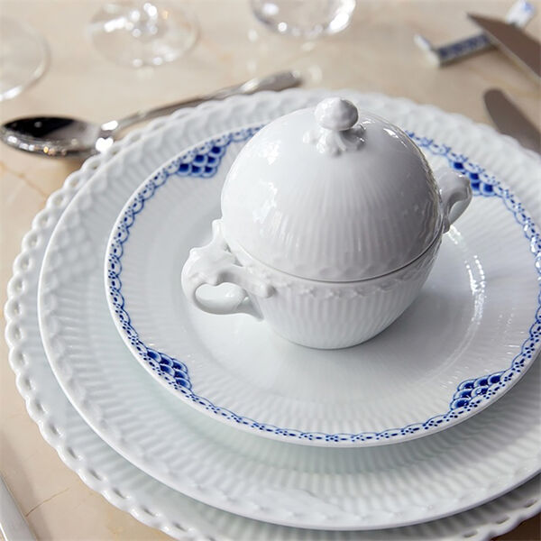 White Fluted Full Lace Plate &Oslash; 27 cm, Royal Copenhagen