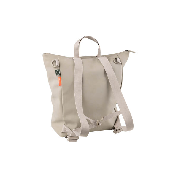 Changing Backpack, sand, Done by Deer