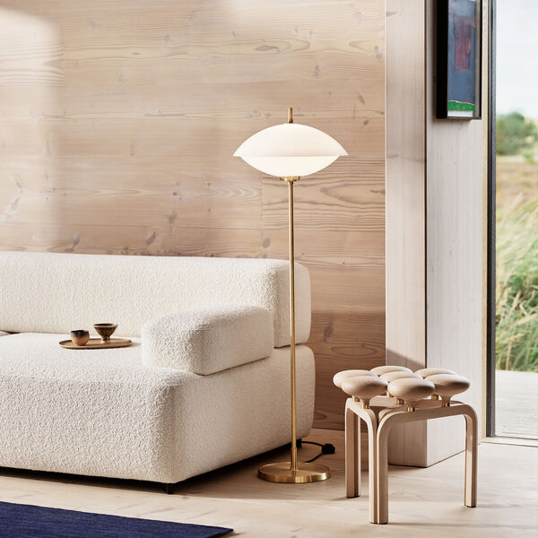 Clam™ Floor Lamp, opal/brass, Fritz Hansen
