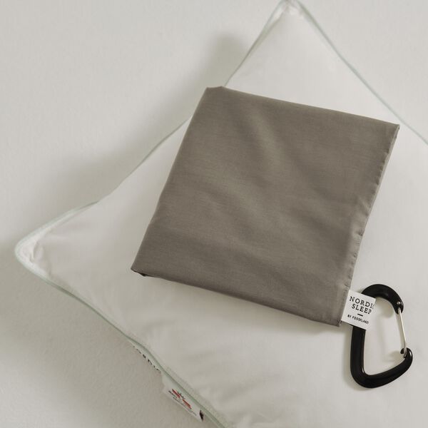 Nordic Sleep Travel Pillow incl. cover, Nordic Sleep by Fossflakes