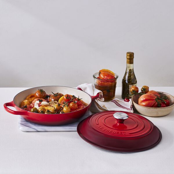 Signature cast iron buffet pot 30 cm, cerise, Le Creuset