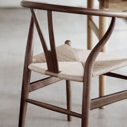 CH24 Wish Bone Chair, oiled walnut/natural, Carl Hansen & Søn