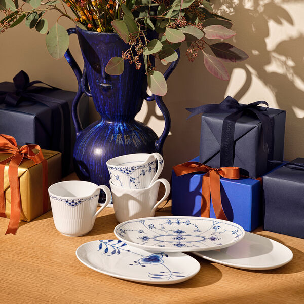 Gifts With History Plate 23,5 cm, 3 pcs. Gifts With History Plate 23,5 cm, 3 pcs., Royal Copenhagen