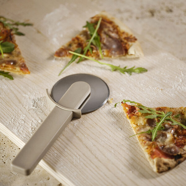Singles Pizza Slicer, soft taupe, Zone Denmark