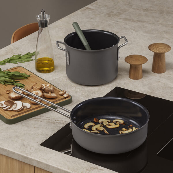 Grey Line Saut&eacute; pan, Eva Trio