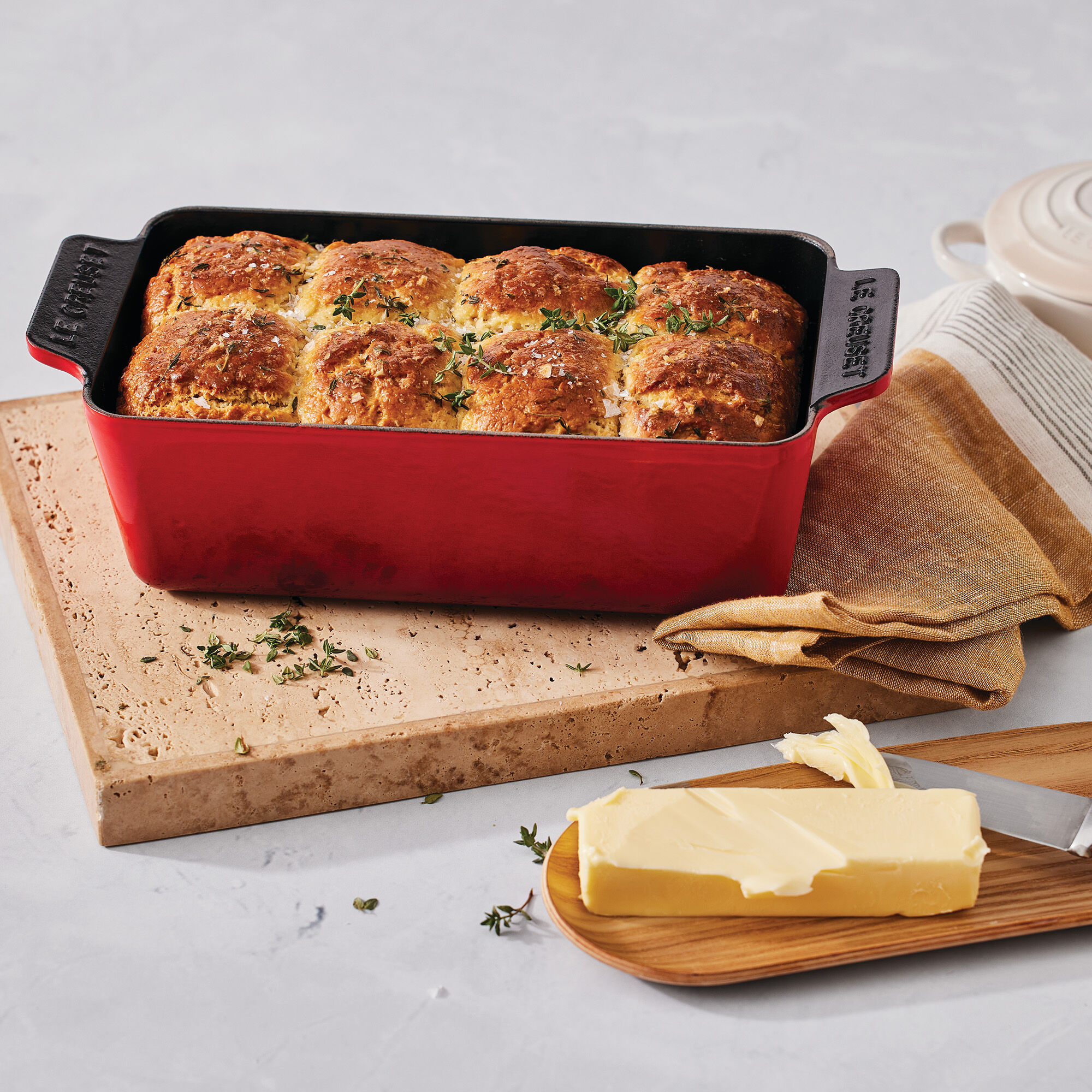 Loaf Pan 23 cm cerise