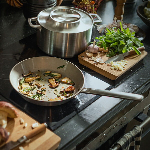 Norden Steel Frying Pan &Oslash; 28 cm, Fiskars