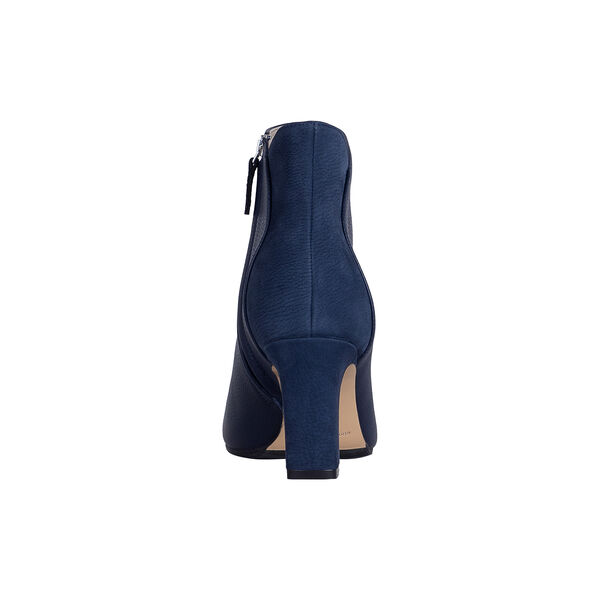 Mathilde, midnight, Roccamore