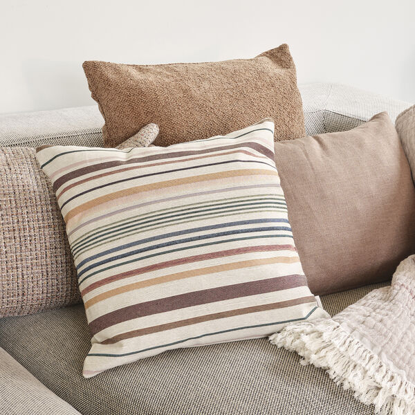 Taffy Cushion, caramel, Compliments