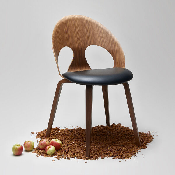 VL1100 Eye Chair, Ultra 41599/walnut, VERMUND