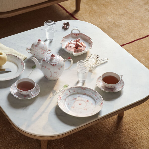 Coral Fluted Half Lace Plate Ø 22 cm Coral Fluted Half Lace Plate Ø 22 cm, Royal Copenhagen