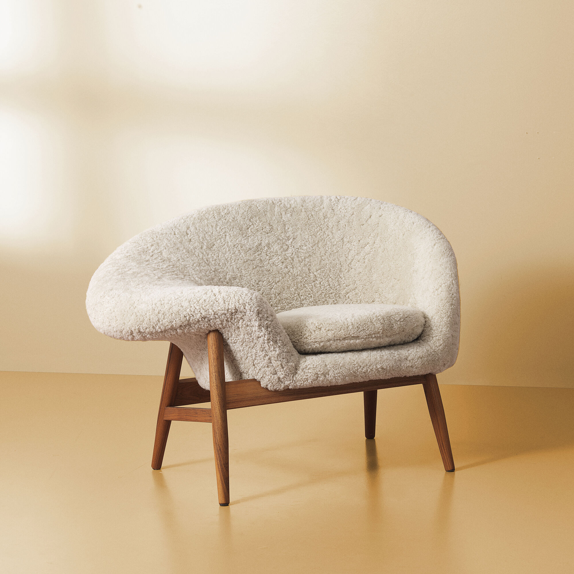 Warm nordic sales fried egg chair