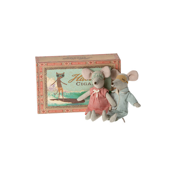 Mum and Dad Mice in Cigarbox Mum and Dad Mice in Cigarbox, Maileg