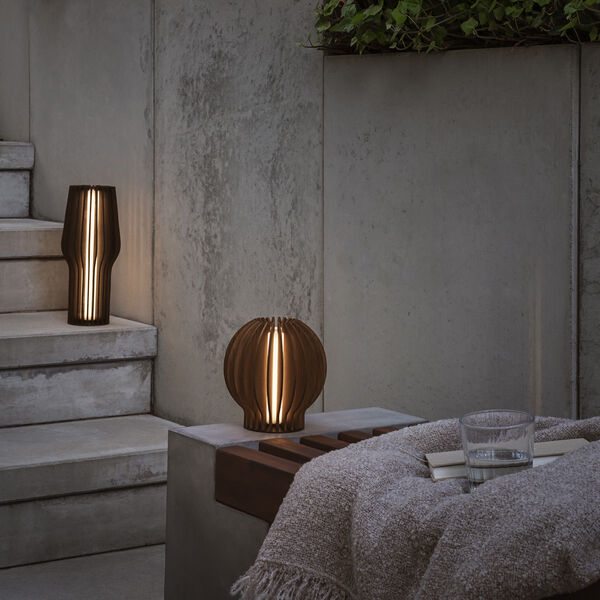 Radiant Round LED lamp, oak, Eva Solo
