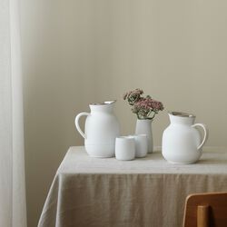 Amphora Coffe Vaccum Jug, soft white, Stelton