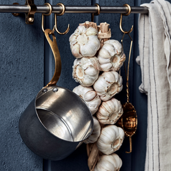 NVPresentation pot, silver finish, Nicolas Vah&eacute;