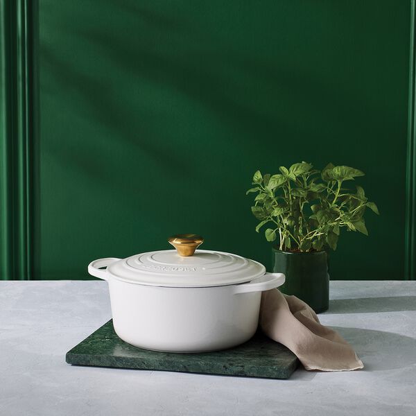 Signature round cast iron pot &Oslash; 24 cm, white, Le Creuset