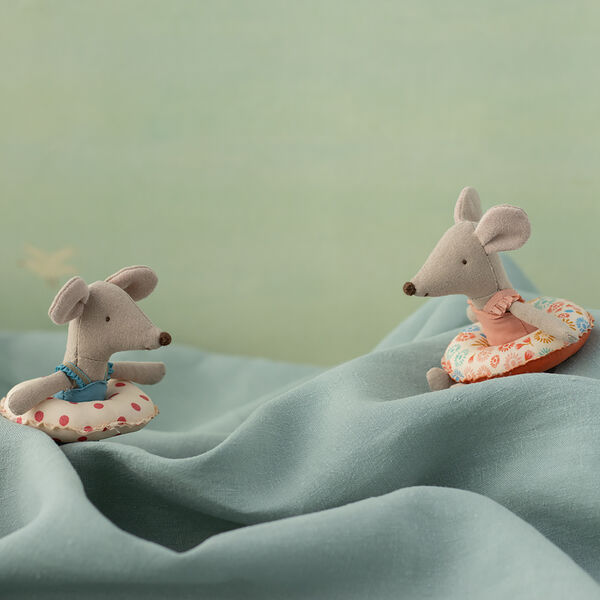 Little Sister Beach Mouse with Float, flower, Maileg
