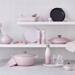 Signature round cast iron pot &Oslash; 20 cm, shell pink, Le Creuset