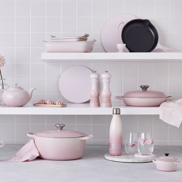 Signature round cast iron pot &Oslash; 20 cm, shell pink, Le Creuset