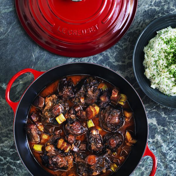 Signature cast iron soup pot &Oslash; 32 cm, cerise, Le Creuset