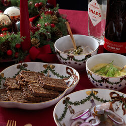 Star Fluted Christmas Bowl 30 cl, 2 pcs, Royal Copenhagen