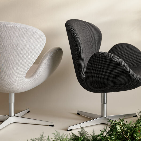 Swan&trade; 3320 Lounge Chair, black/grey 0198, Fritz Hansen
