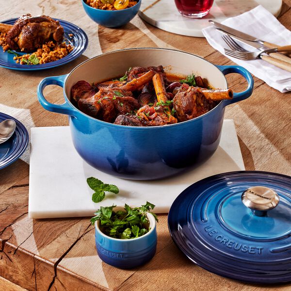 Signature round cast iron pot &Oslash; 24 cm, azure blue, Le Creuset