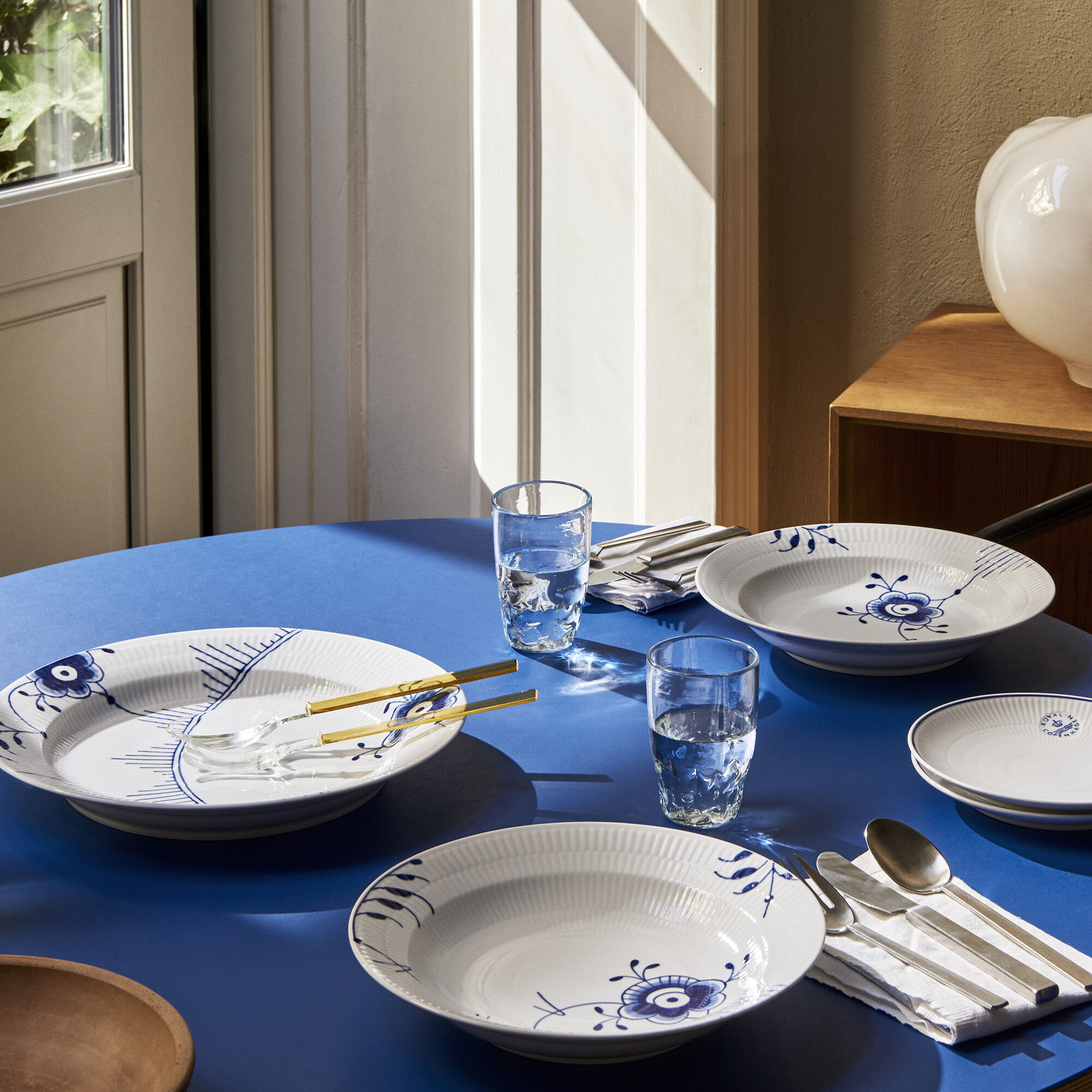 Blue Fluted Mega dish round Ø 33 cm
