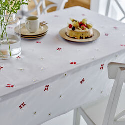 Tillykke Tablecloth, white, S&ouml;dahl