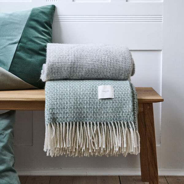 Nest Throw, grey, Compliments