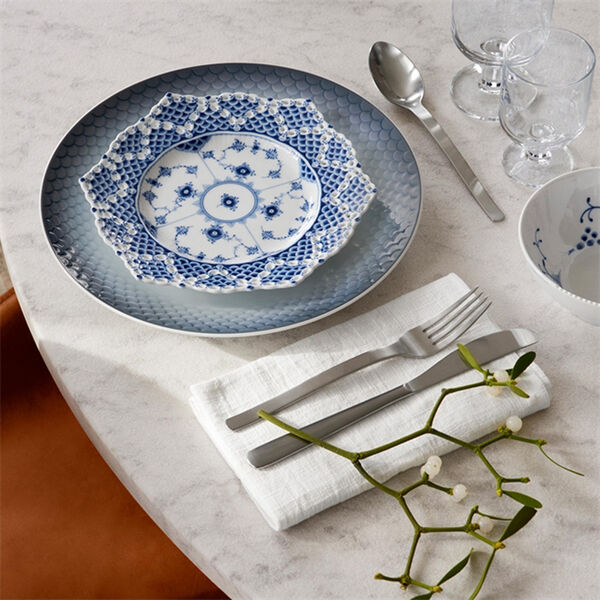 Blue Fluted Full Lace plate with cut edge &Oslash; 21 cm, Royal Copenhagen