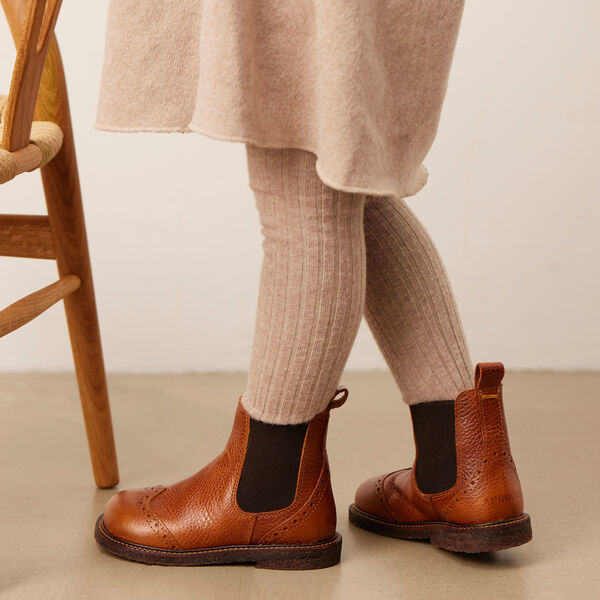 Chelsea Boot With Brogue Hole Pattern, medium brown, ANGULUS