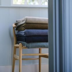 Season Throw, 04152 midnight, Silkeborg Uldspinderi