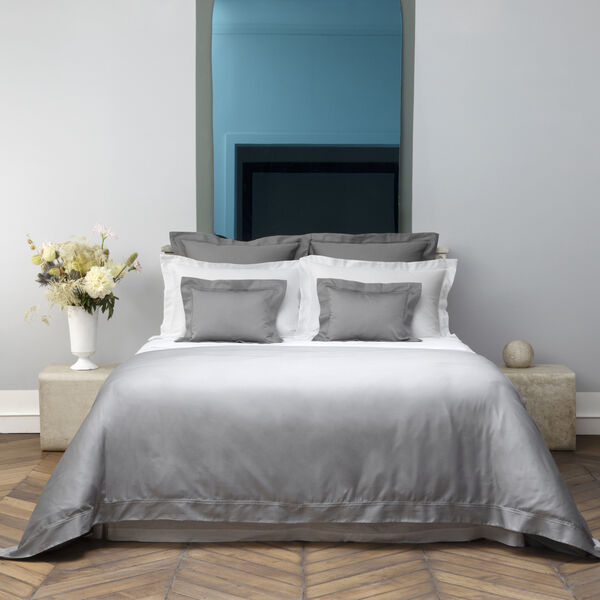 Triomphe Bed Linen, platine, Yves Delorme