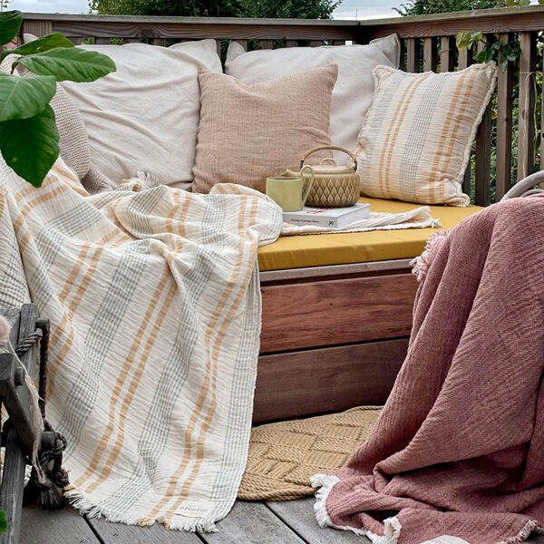 Iris Throw, yellow/green, ELVANG