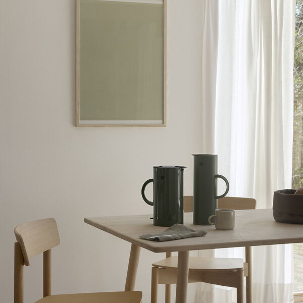 EM77 Electric Kettle 1,5 L, dark forest, Stelton