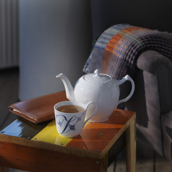 Alphabeth Mug V, Royal Copenhagen